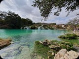 Wadi wypełnione są krystalicznie czystą, słodką wodą o niespotykanym kolorze, często usytuowane na różnych wysokościach, o różnej głębokości, z wodospadami, jaskiniami, – dzikie i zagospodarowane.